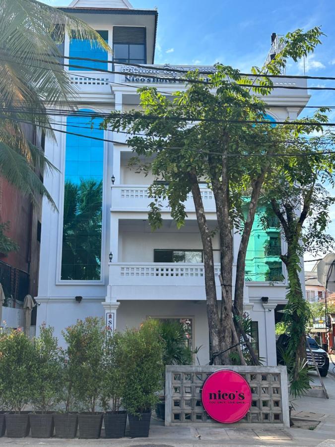 Nico'S Hotel And Skybar Siem Reap Exterior photo