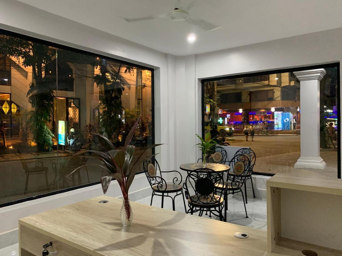 Nico'S Hotel And Skybar Siem Reap Exterior photo