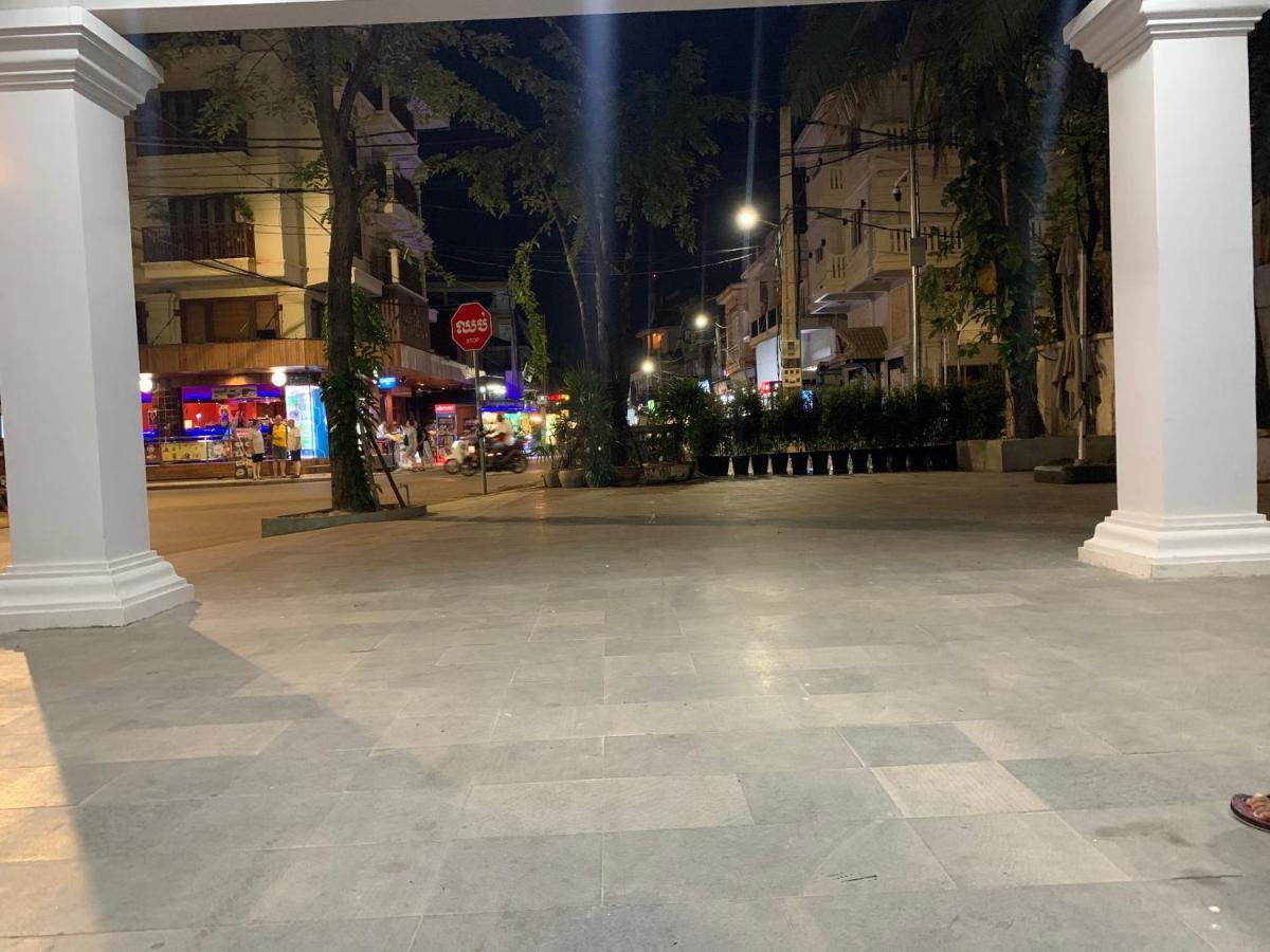 Nico'S Hotel And Skybar Siem Reap Exterior photo